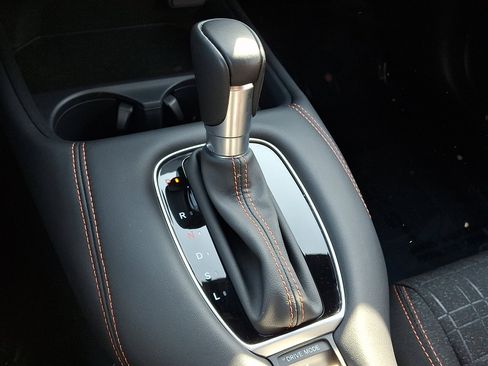 Certified 2025 Honda HR-V Sport image 13