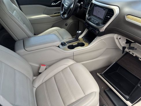 Used 2019 GMC Acadia Denali w/ Technology Package AWD/4WD image 38