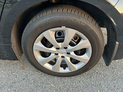 Used 2025 Toyota Corolla LE image 9