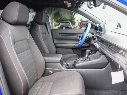 Used 2025 Honda CR-V Sport image 15