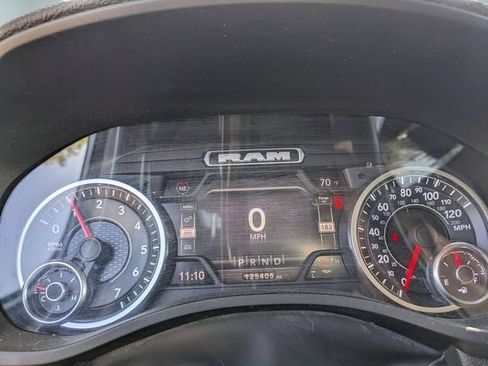 Used 2022 RAM 1500 Laramie AWD/4WD image 17