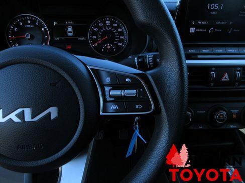 Used 2022 Kia Forte LXS w/ LXS Technology Package image 13