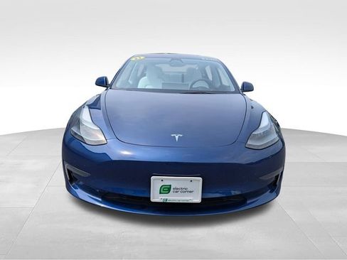 Used 2023 Tesla Model 3 Standard Range RWD image 2