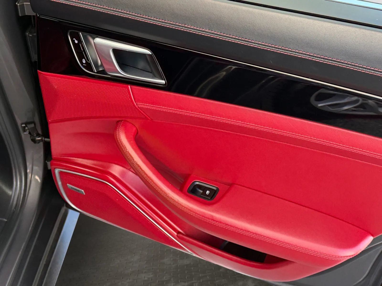 Used 2018 Porsche Panamera 4S AWD/4WD image 20