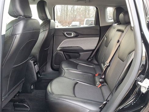 Certified 2022 Jeep Compass Latitude image 19