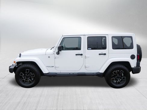 Used 2018 Jeep Wrangler Unlimited Sahara image 4