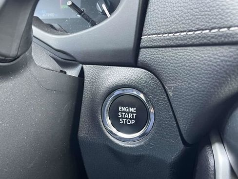 Used 2024 Toyota RAV4 XLE AWD/4WD image 30