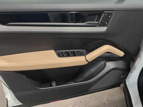 New 2026 Porsche Cayenne E-Hybrid image 13