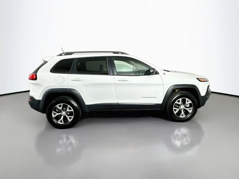 Used 2017 Jeep Cherokee Trailhawk AWD/4WD image 8