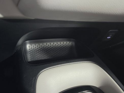 Used 2023 Toyota Corolla LE image 23