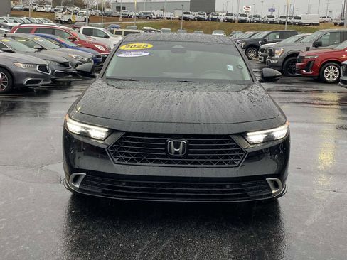 Used 2025 Honda Accord Touring image 2