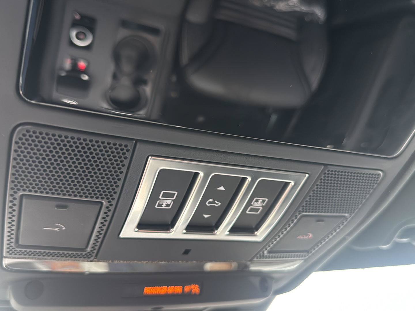 New 2026 Land Rover Discovery S AWD/4WD image 37