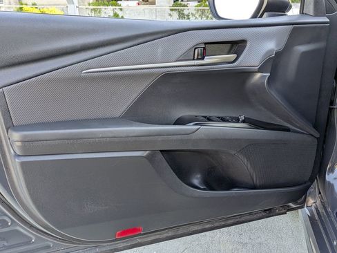 Used 2025 Toyota Camry SE image 11