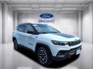 Used 2024 Jeep Compass Trailhawk video 1