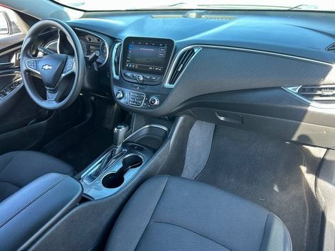 Used 2019 Chevrolet Malibu LT FWD image 35