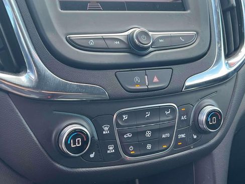 Used 2023 Chevrolet Equinox LT image 33