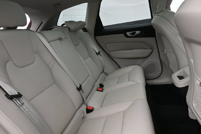 Used 2024 Volvo XC60 B5 Plus w/ Protection Package Premier AWD/4WD image 30