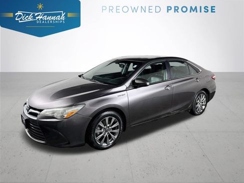 Used 2015 Toyota Camry XLE w/ Moonroof Package FWD image 1