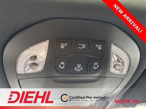 Used 2026 Chrysler Pacifica Limited w/ S Appearance Package image 43