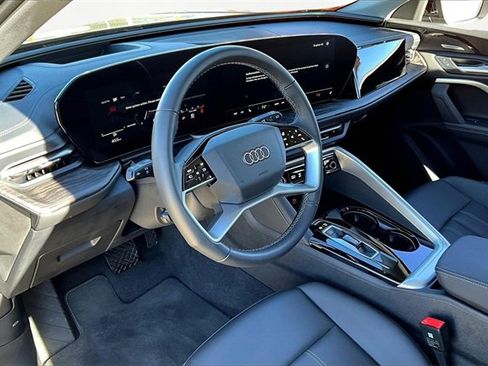 Used 2025 Audi Q5 Premium Plus w/ Premium Plus image 13