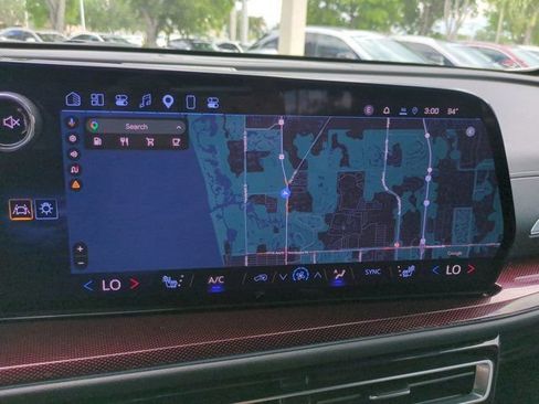 Used 2025 Chevrolet Traverse Z71 w/ Enhanced Driving Package AWD/4WD image 19