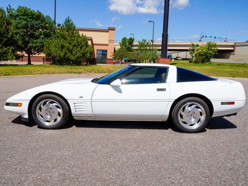 Used 1993 Chevrolet Corvette Coupe RWD image 7