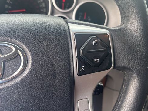 Used 2017 Toyota Sequoia Platinum image 19