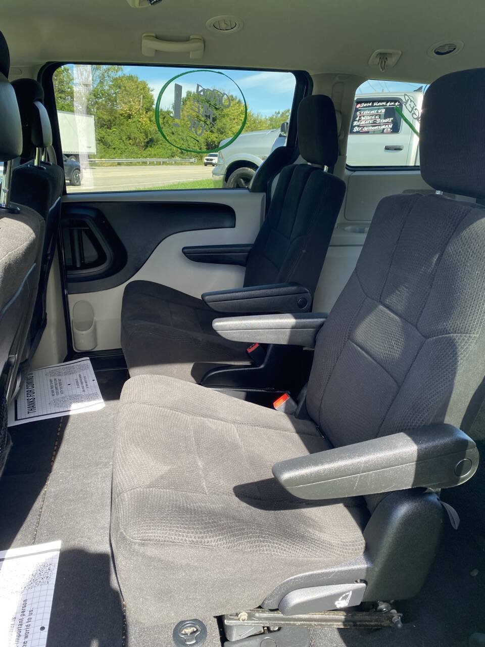 Used 2012 Dodge Grand Caravan SE FWD image 17