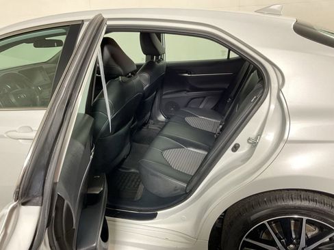 Used 2022 Toyota Camry SE FWD image 32
