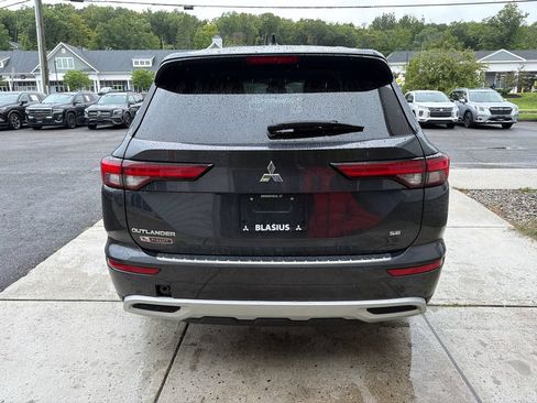 Used 2024 Mitsubishi Outlander SE FWD image 9