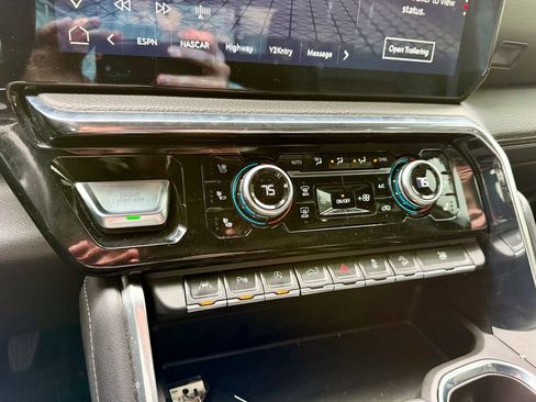 Used 2024 GMC Sierra 1500 Denali w/ Denali Reserve Package image 26