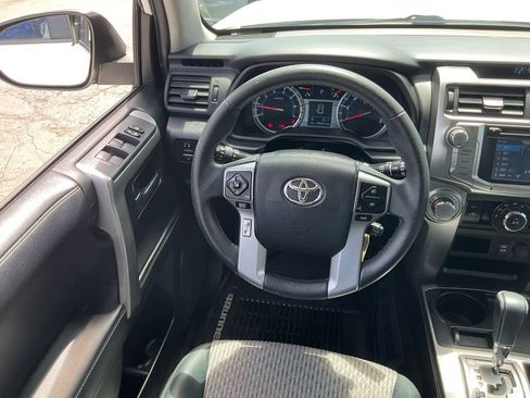 Used 2018 Toyota 4Runner SR5 RWD image 40