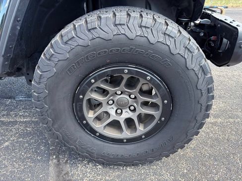 Used 2023 Jeep Wrangler Unlimited Rubicon 392 w/ Xtreme Recon 35" Tire Package AWD/4WD image 6