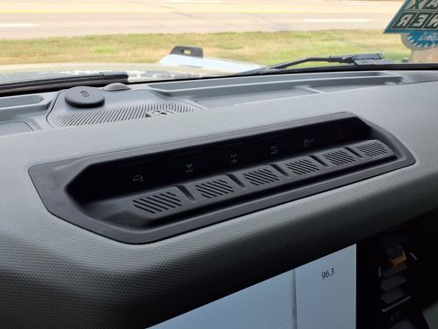 Used 2023 Ford Bronco Badlands AWD/4WD image 15