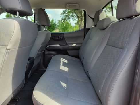 Used 2021 Toyota Tacoma SR5 AWD/4WD image 17
