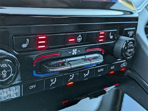 New 2025 Jeep Grand Cherokee Limited w/ Black Appearance Package image 25