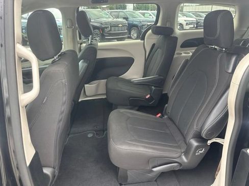 Used 2023 Chrysler Voyager LX FWD image 27