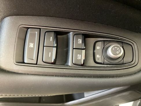 Used 2025 Subaru Outback Premium w/ Popular Package #1A image 16