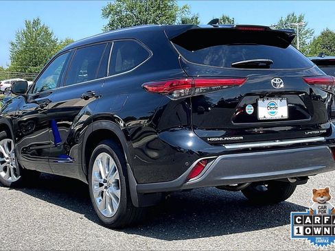 Used 2023 Toyota Highlander Limited AWD/4WD image 12