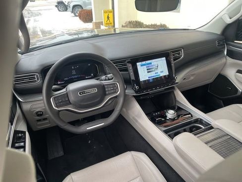 Used 2023 Jeep Wagoneer Series II w/ Premium Group I image 22