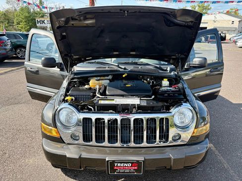 Used 2006 Jeep Liberty Limited image 10