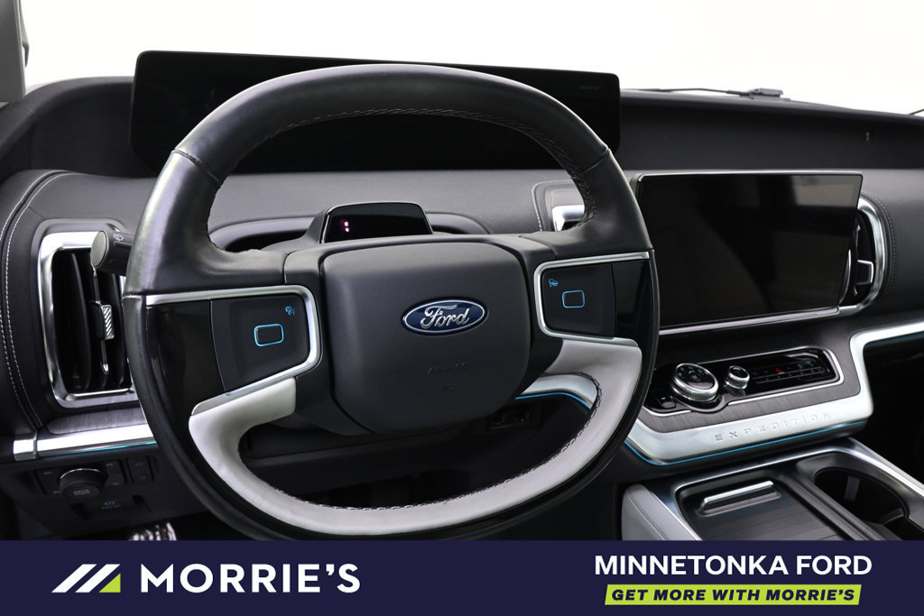 Used 2025 Ford Expedition Max Platinum w/ Platinum Ultimate Package AWD/4WD image 12