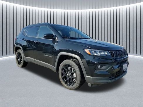 New 2026 Jeep Compass Latitude image 1
