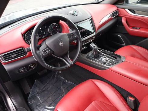 Used 2022 Maserati Levante Modena image 10