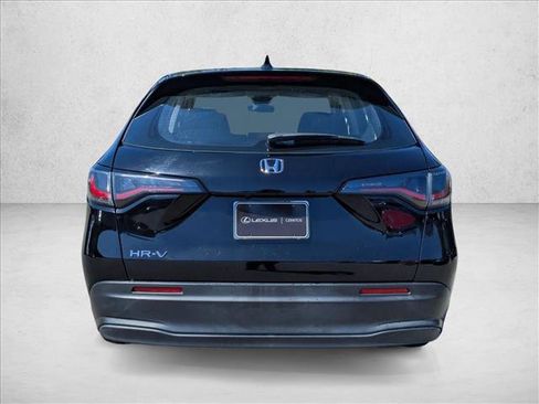 Used 2023 Honda HR-V LX image 7
