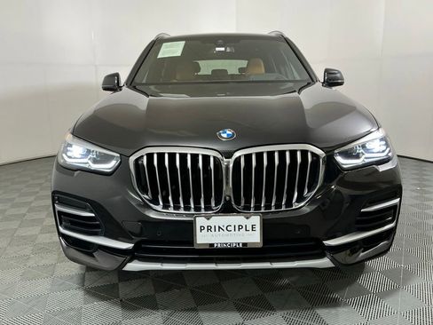 Certified 2023 BMW X5 xDrive40i w/ Premium Package AWD/4WD image 3