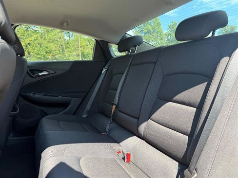 Used 2023 Chevrolet Malibu LT FWD image 16