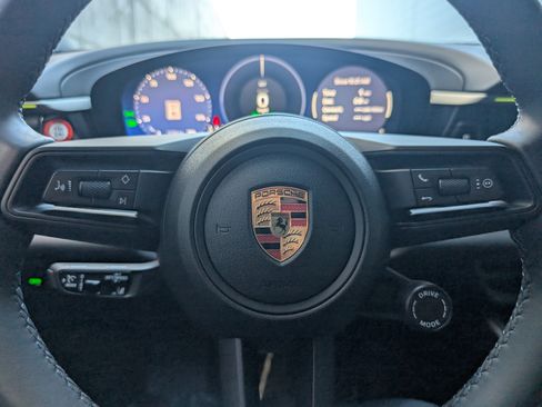 Used 2025 Porsche Macan Electric image 35