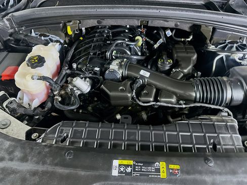 Used 2024 Jeep Grand Cherokee L Laredo image 34