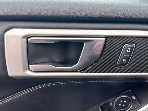 Used 2022 Ford Explorer XLT w/ Equipment Group 202A image 18